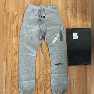 XS Dark Oatmeal Fear of God Essentials Cuffed Sweatpants SS22